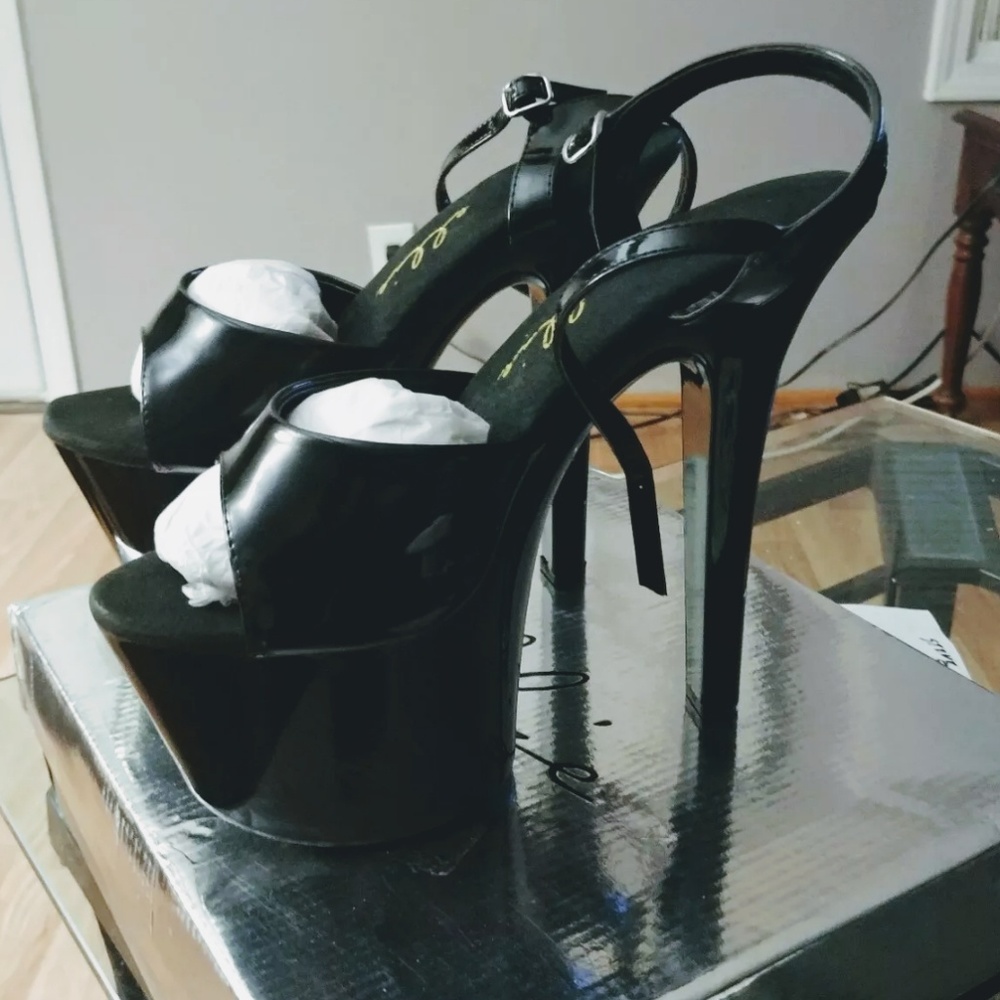 Ellie 711 Flirt 7inch heels sz 10